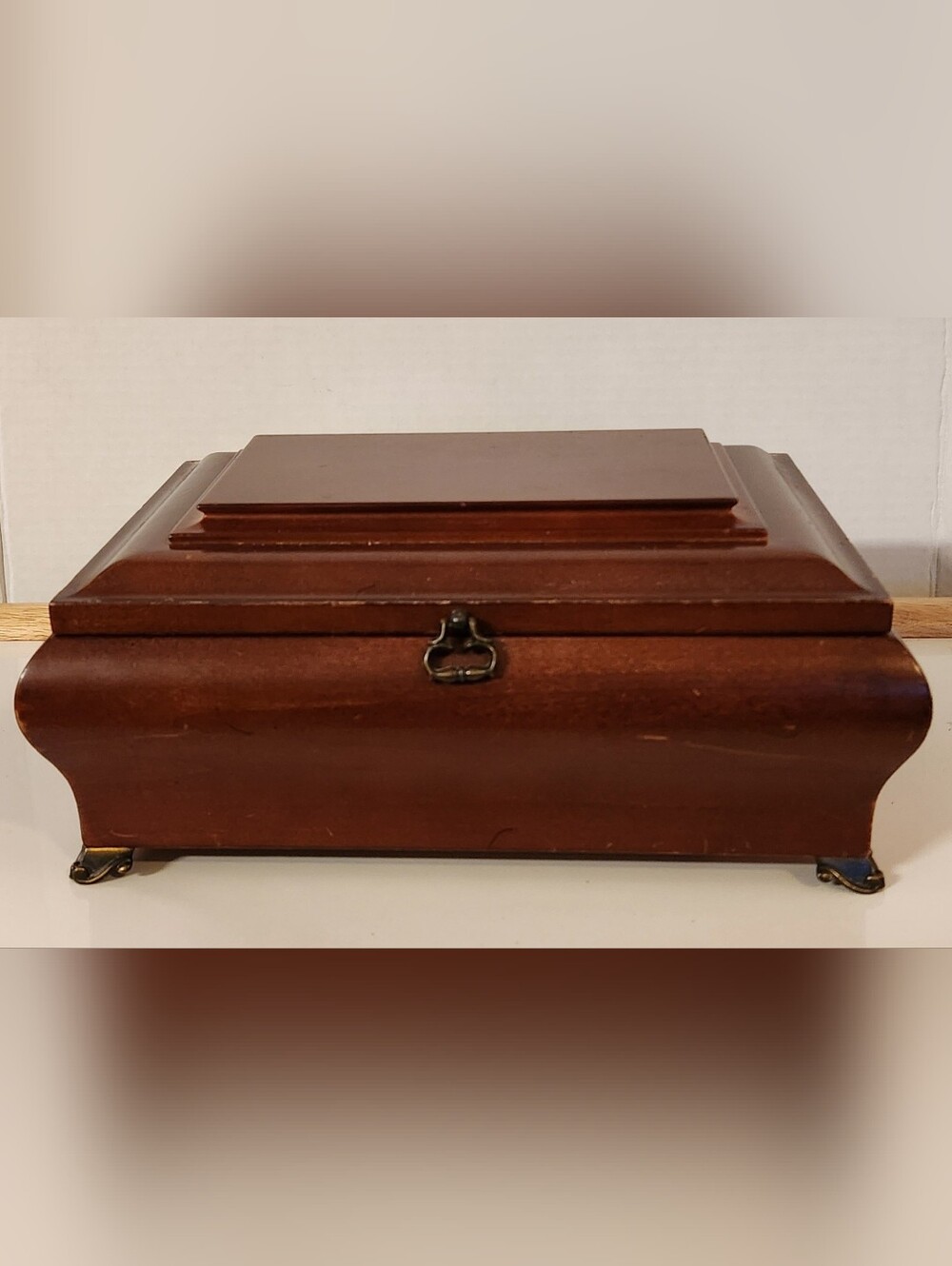 Vintage 1998 Bombay Company Musical Jewelry Box Model 083 Cherry Wood Sankyo